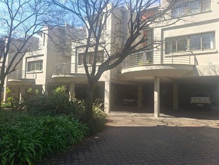 2 Bedroom Townhouse in Melrose