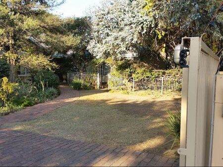 4 Bedroom House in Kensington B