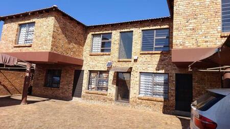 2 Bedroom Flat in Lenasia