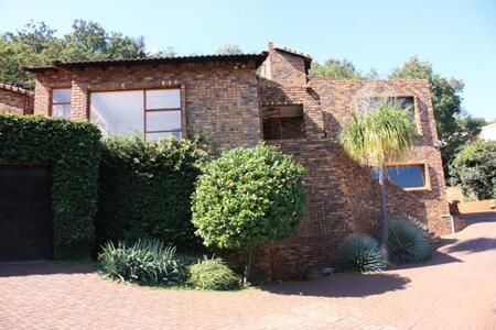 3 Bedroom House in Glenvista