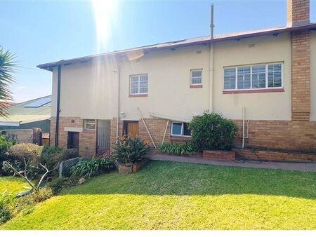 3 Bedroom House in Kensington