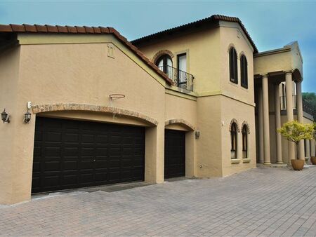 6 Bedroom Duplex in Beverley