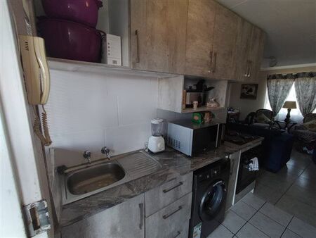 2 Bedroom Flat in Glen Marais