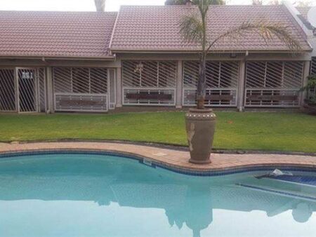 5 Bedroom House in Glen Marais