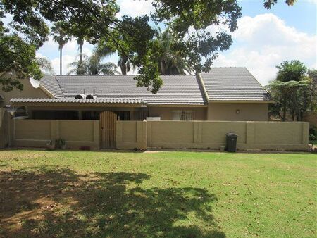 3 Bedroom Simplex in Glen Marais