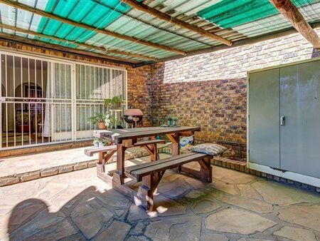 3 Bedroom Townhouse in Birchleigh North