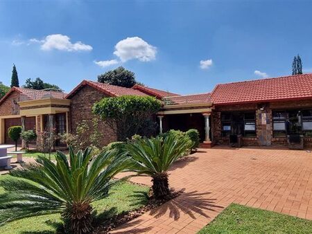 5 Bedroom House in Crystal Park