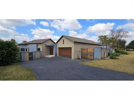 3 Bedroom House in Midstream Estate