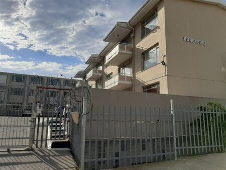 3 Bedroom Flat in North End
