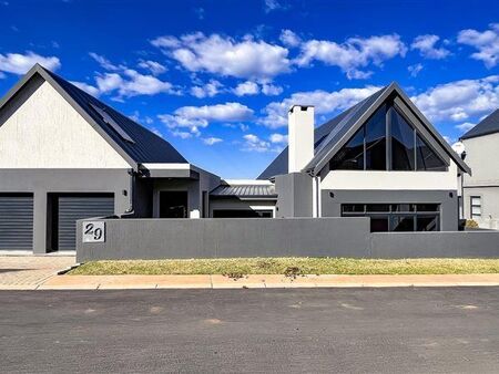 4 Bedroom House in Hartenbos