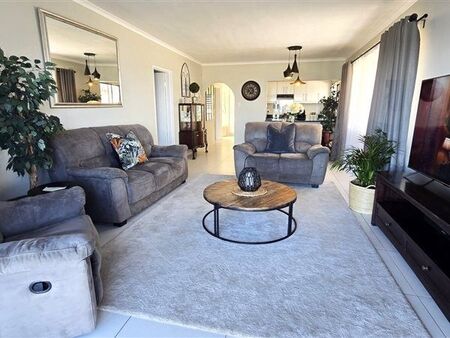 3 Bedroom Apartment in Bloubergrant