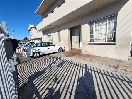 1 Bedroom Apartment in Parow Central