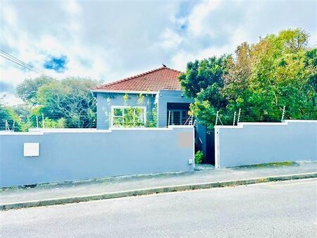 4 Bedroom House in Vredehoek