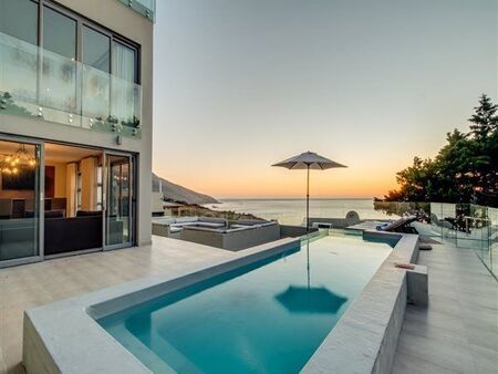 6 Bedroom House in Camps Bay