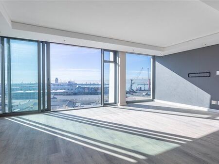 2 Bedroom Apartment in Foreshore
