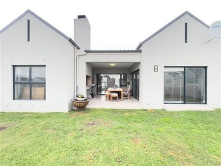 3 Bedroom House in Aan de Wijnlanden