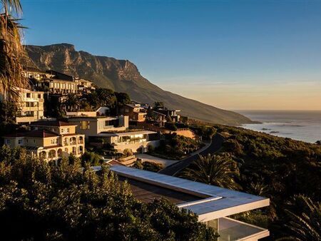 6 Bedroom House in Camps Bay