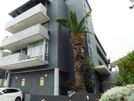 3 Bedroom Apartment in Bantry Bay