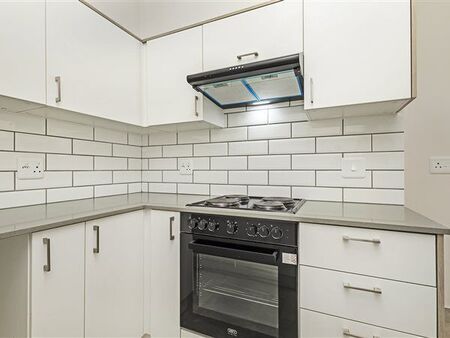 2 Bedroom Apartment in Somerset West Central