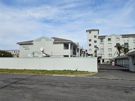 1 Bedroom Apartment in Strand Central