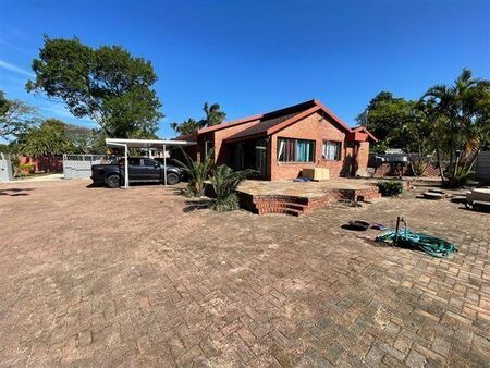 4 Bedroom House in Meerensee