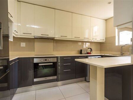 1 Bedroom Apartment in New Town Centre