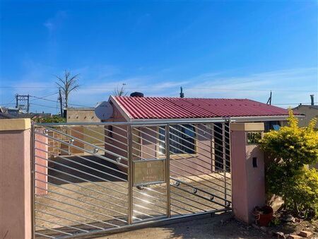 2 Bedroom House in KwaMashu