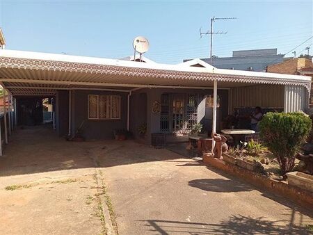 4.5 Bedroom Apartment in Lotus Park