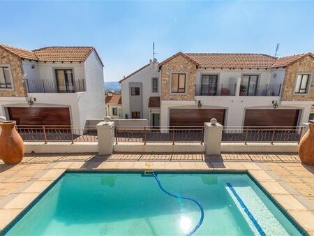 3 Bedroom Duplex in Constantia Kloof