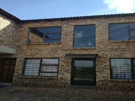 3 Bedroom flat to rent in Lenasia Ext 13, Johannesburg