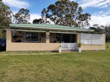 3 Bedroom smallholding to rent in Chelsea, Port Elizabeth