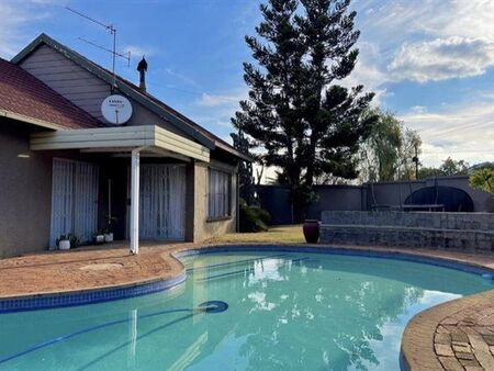 3 Bedroom House in Florida Glen