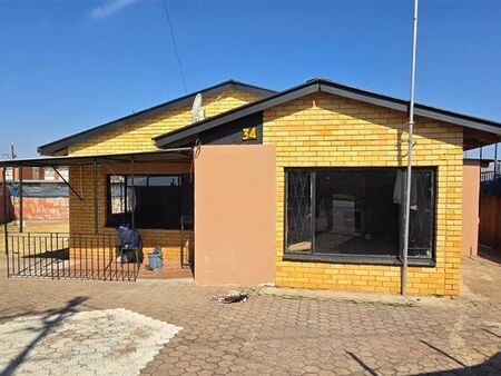 3 Bedroom House in Claremont