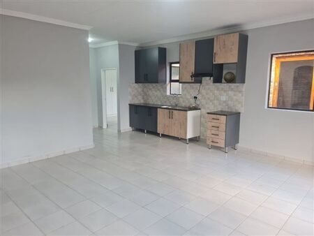 2 Bedroom Apartment in Bedford Gardens