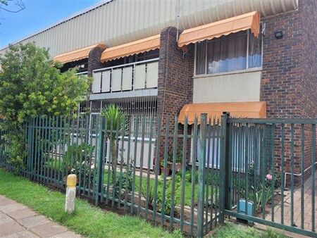 2 Bedroom Apartment in Vereeniging Central