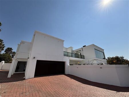 6 Bedroom House in Bedfordview