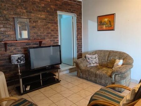 2 Bedroom Flat in Golf Park