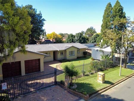 4 Bedroom House in Van Riebeeck Park