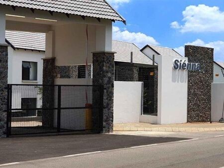 2 Bedroom Townhouse in Glen Marais