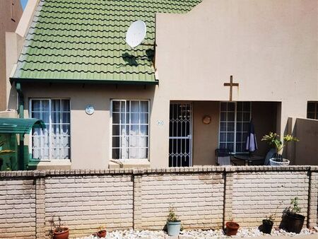 2 Bedroom Townhouse in Kosmosdal