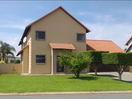 4 Bedroom Apartment in Kosmosdal