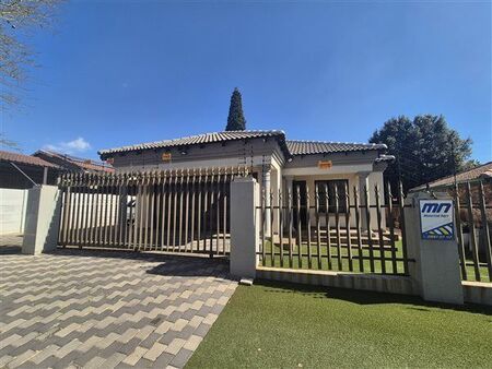 3 Bedroom House in Rooihuiskraal