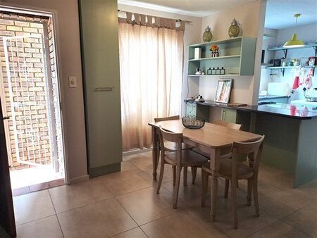 2 Bedroom Apartment in Die Hoewes