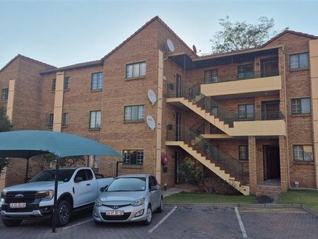 3 Bedroom Apartment in Die Hoewes