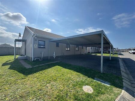2 Bedroom Townhouse in Gonubie