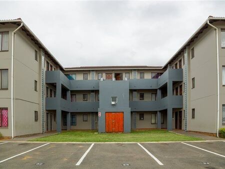 2 Bedroom Flat in Brackenham