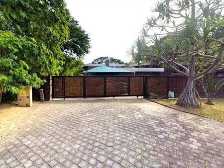 4 Bedroom House in Meerensee