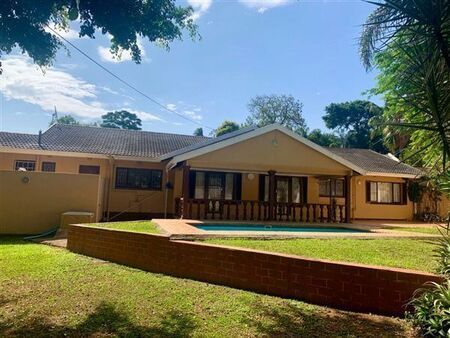 3 Bedroom House in Sunningdale