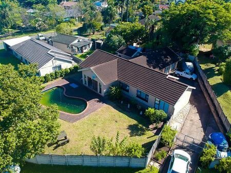 6 Bedroom House in New Germany