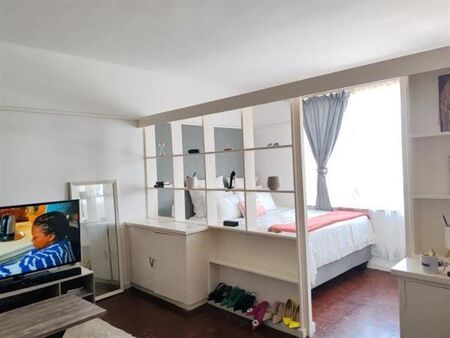 Bachelor apartment in North Beach